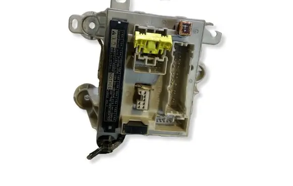 Toyota Previa (XR30, XR40) II Fuse module 