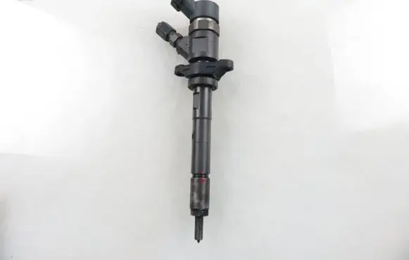 Fuel injector