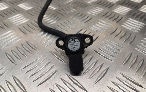 Mercedes-Benz C W203 Air pressure sensor A0061531528 0261230144
