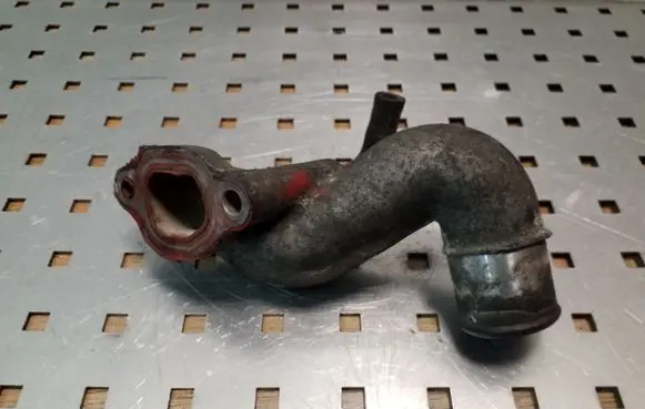 Toyota RAV 4 (XA20) Engine coolant pipe/hose