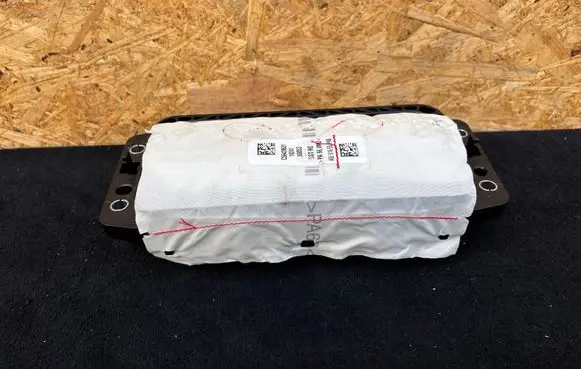 Audi e-tron Passenger airbag 4KE880204D 061019