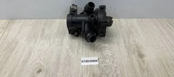 Audi A3 S3 8V Thermostat/thermostat housing 06L121111G
