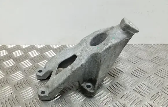 Audi A4 S4 B8 8K Engine mounting bracket 8K0199307BE
