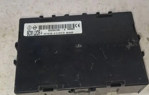Renault Clio III Comfort/convenience module 8200652286 00889591 281181266