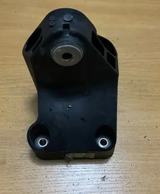 Mercedes-Benz E W213 Engine mount bracket A6542232200