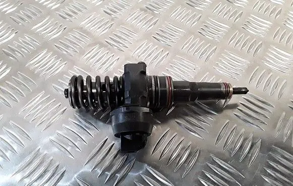 Seat Ibiza II (6k) Fuel injector 038130073al 0414720039