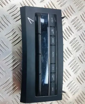 Mercedes-Benz E C207 W207 Climate control unit A2129005902