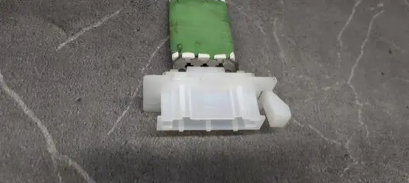 Peugeot 107 Heater blower motor/fan resistor