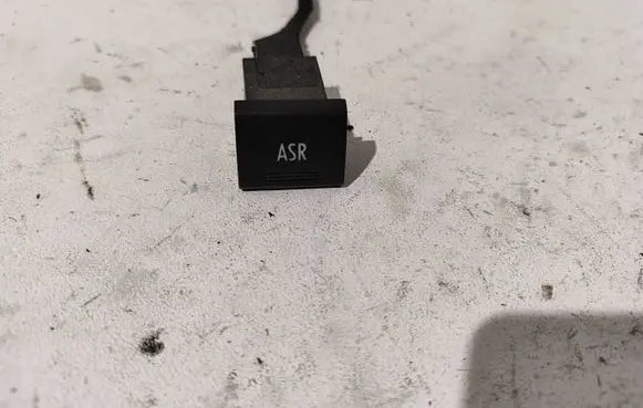 Traction control (ASR) switch