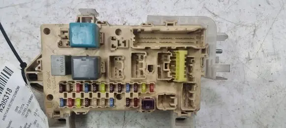 Toyota Corolla Verso E121 Fuse box set