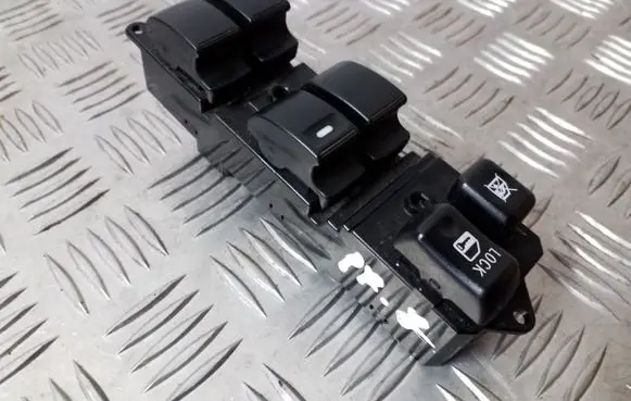 Mitsubishi ASX Electric window control switch 8608A209