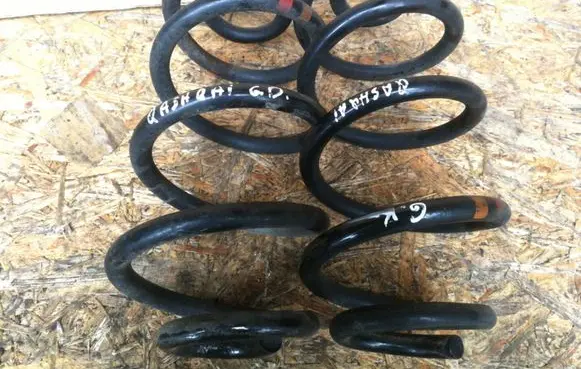 Nissan Qashqai Rear coil spring