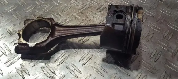 Audi A4 S4 B5 8D Piston with connecting rod