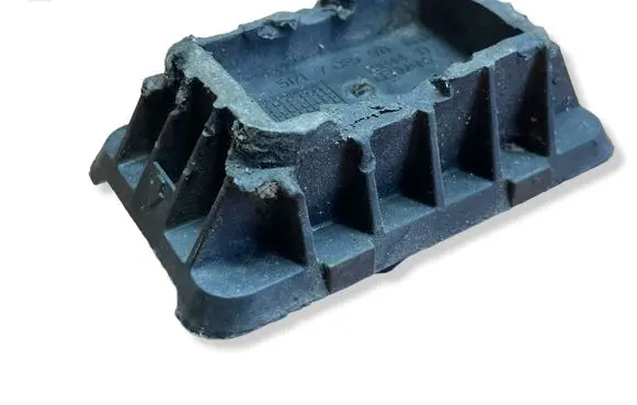 BMW 5 E60 E61 Jacking socket point 7065919