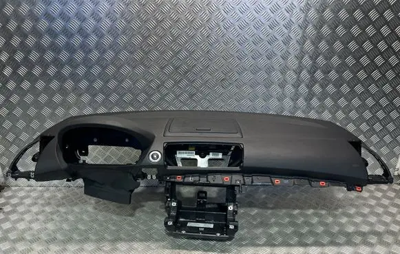BMW 1 E81 E87 Dashboard P0114418