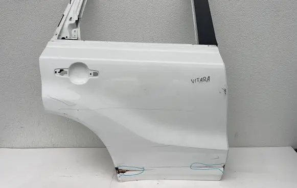 Suzuki Vitara (LY) Rear door 
