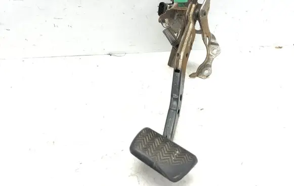 Toyota Prius (XW30) Brake pedal 8951047010