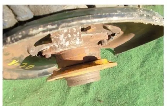 Volvo V70 Rear wheel hub spindle/knuckle 