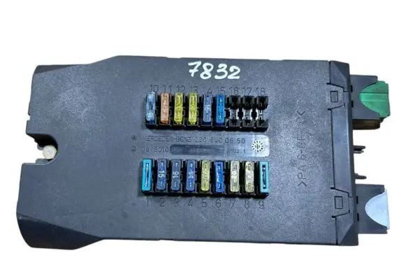 Mercedes-Benz Sprinter W901 W902 W903 W904 Fuse module 0005400650