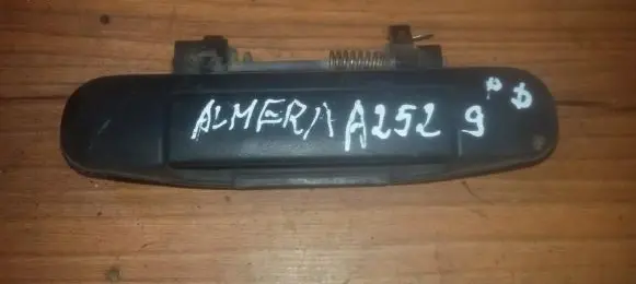 Nissan Almera Front door exterior handle