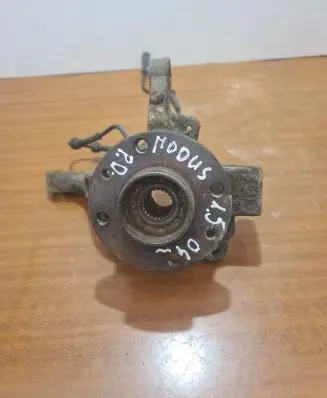 Renault Modus Front wheel hub