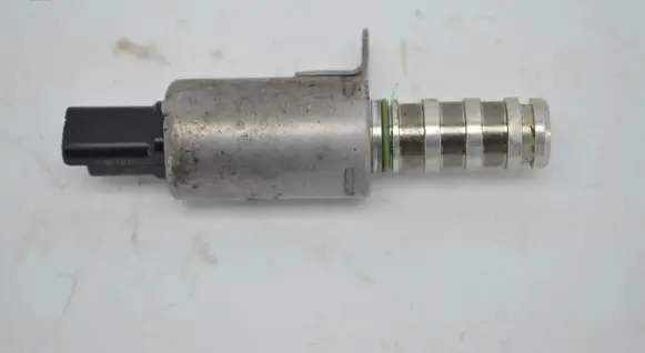 Peugeot 3008 II Camshaft vanos timing valve 9825813780 03FH210618