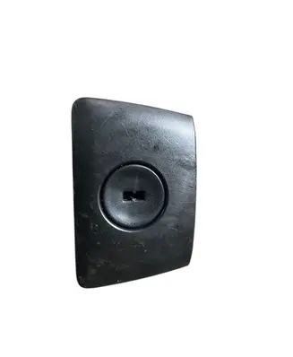 Volvo XC90 Glove box opening button 