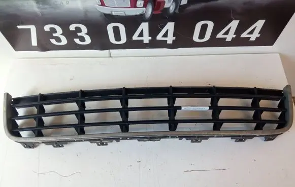 Audi A3 S3 8P Front bumper lower grill 8P3807647