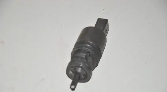 BMW X5 E53 Windscreen/windshield washer pump