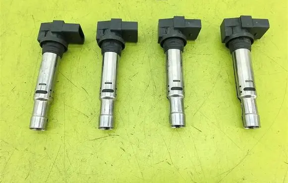 Volkswagen Golf V High voltage ignition coil 036905715E