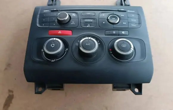 Citroen C4 II Climate control unit 98040764ZD 28365335