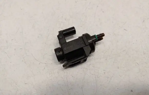 BMW 3 F30 F35 F31 Valve vacuum 8570591 11748570591 70478502