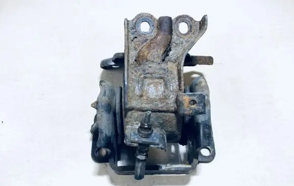 Hyundai Tucson JM Engine mount bracket 218142e400 21814-2e400