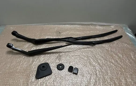 Land Rover Discovery Sport Front wiper blade arm