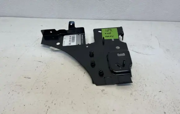 Renault Zoe Fender mounting bracket 641953372R