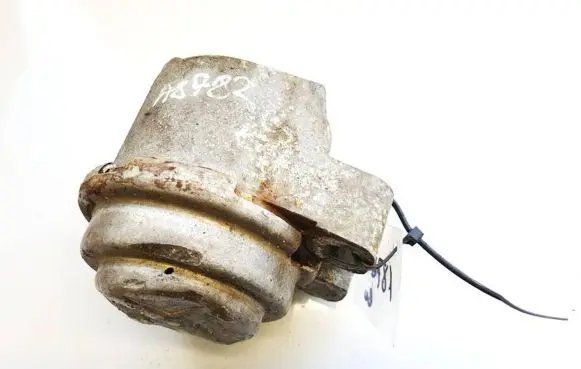 Ford Mondeo MK IV Engine mount bracket