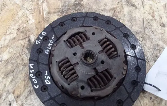 Opel Corsa C Clutch pressure plate 320034310 LUK