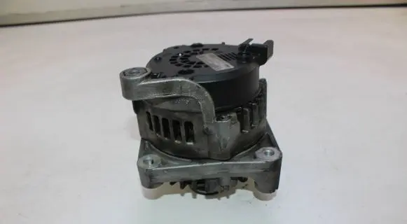 BMW X3 F25 Generator/alternator 8507625 FG23S032 2608668D