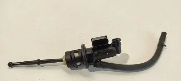 Skoda Octavia Mk2 (1Z) Clutch master cylinder 1K0927810D 914688888