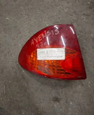 Toyota Avensis T220 Rear/tail lights 23290102