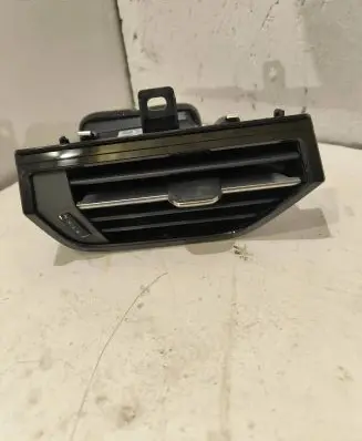 Audi Q3 8U Dashboard side air vent grill/cover trim 83B820902 AUDUQ3AU326
