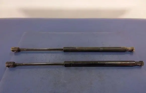 Hyundai Santa Fe Front bonnet/hood damper/strut 8116126000