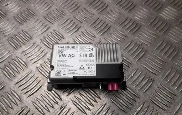 Volkswagen PASSAT B8 Bluetooth control unit module 5WA035284E