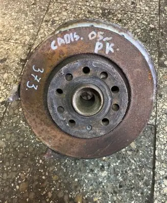 Volkswagen Caddy Front wheel hub