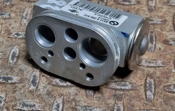 BMW 4 F36 Gran coupe Air conditioning (A/C) expansion valve 9289832 670825C