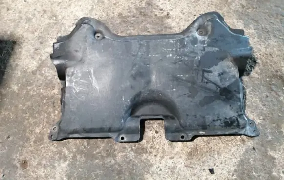 Mercedes-Benz C W204 Front underbody cover/under tray A2045203223