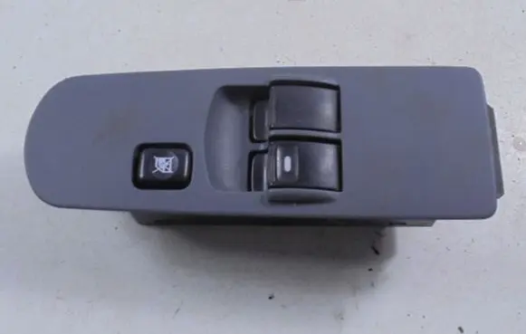 Mitsubishi Colt Electric window control switch 8608A076