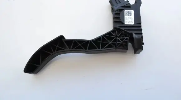 Volkswagen PASSAT B8 Accelerator throttle pedal 5Q0723503H