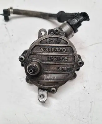 Volvo V70 Vacuum pump 30731825