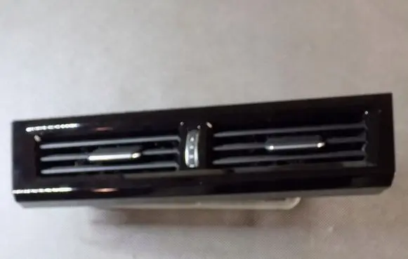 Volkswagen Touareg III Dash center air vent grill 761858417